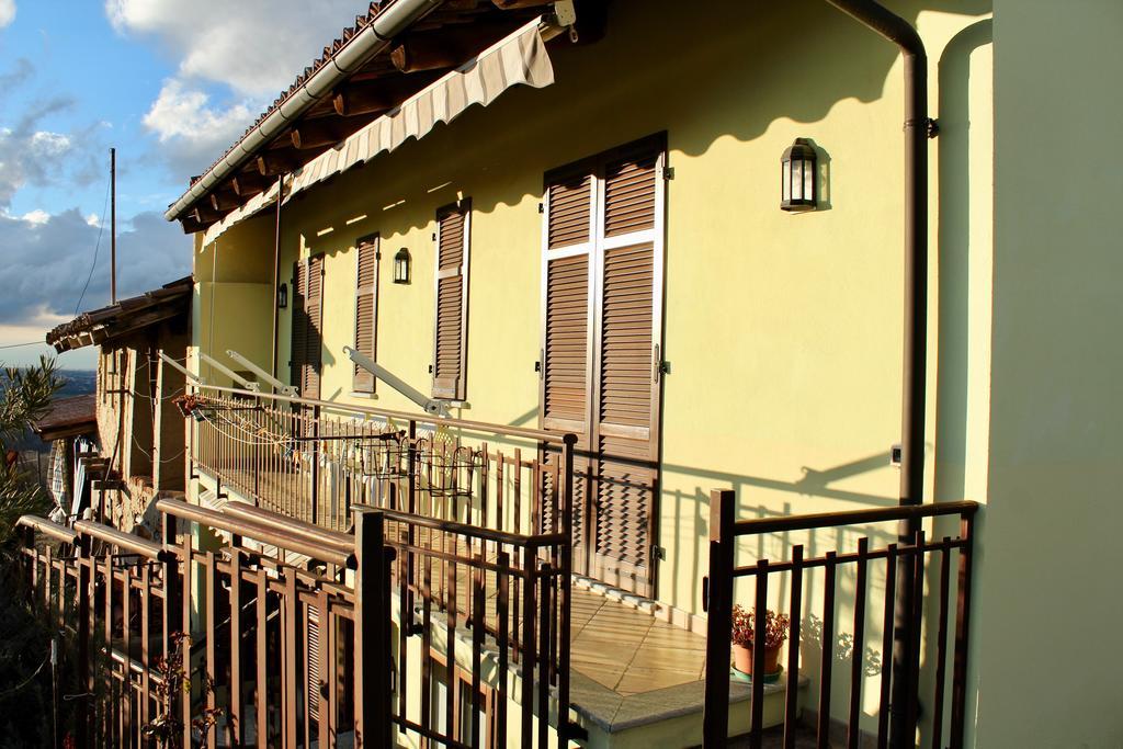 Bed and Breakfast Tra... Monti E Vigne Ла-Морра Екстер'єр фото