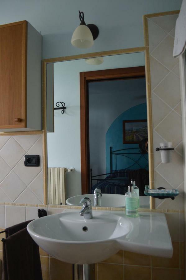 Bed and Breakfast Tra... Monti E Vigne Ла-Морра Екстер'єр фото